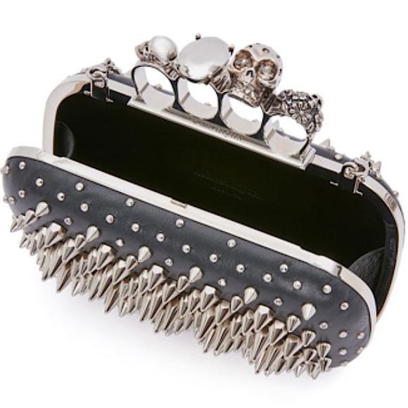 NEW🔥Alexander McQueen Skull Knuckle Bag with Spikes🔥 - Picture 9 of 16